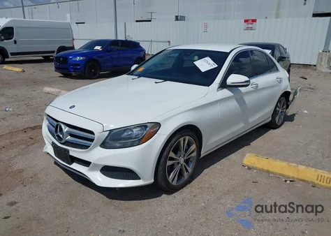 2016 Mercedes-Benz C 300 из США, поврежденный, VIN 55SWF4JBXGU118633